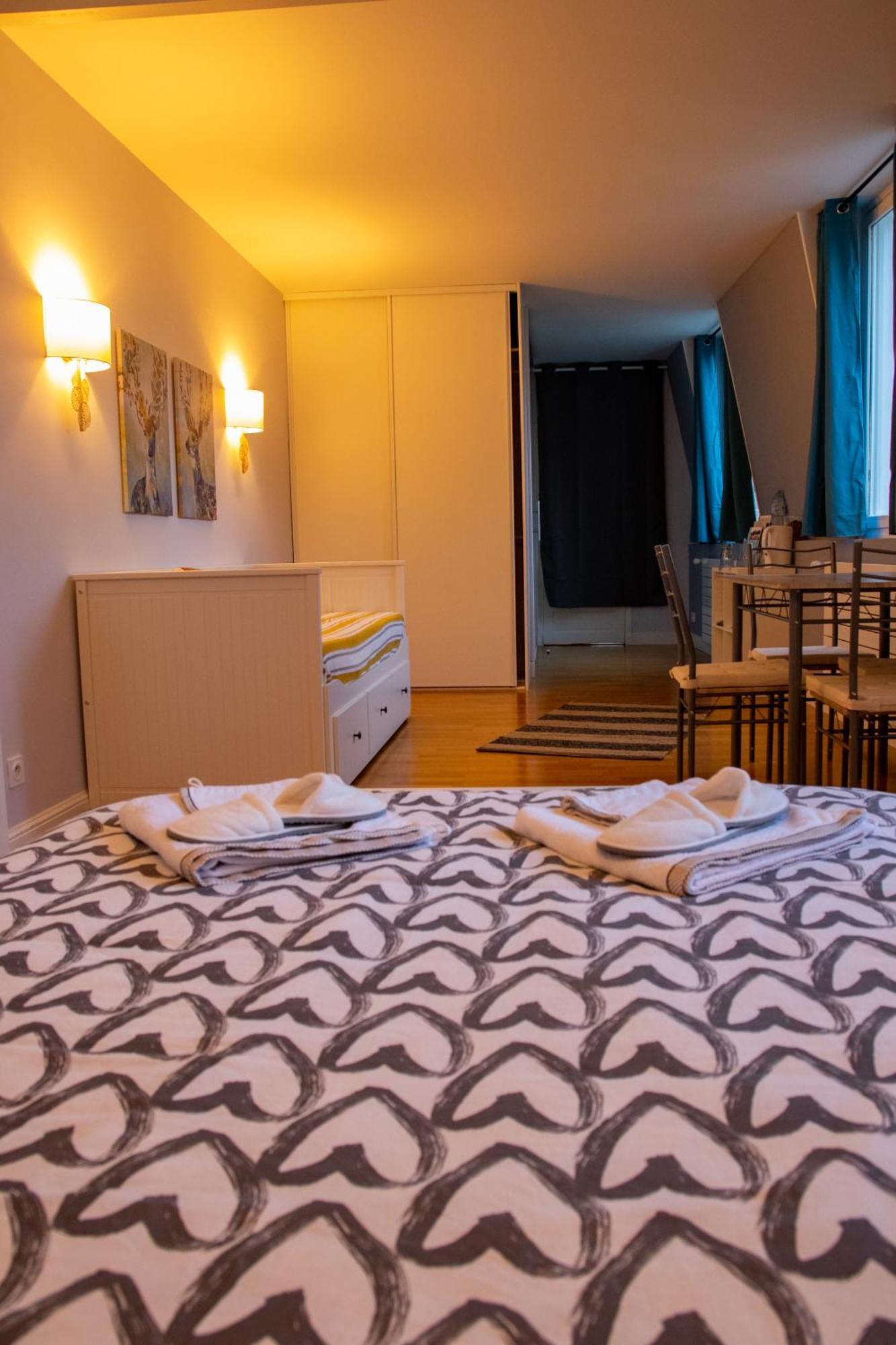 Les Tourterelles Otel Vendôme Oda fotoğraf