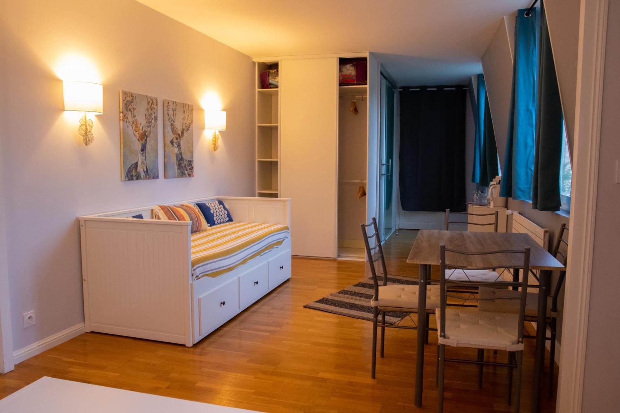 Les Tourterelles Otel Vendôme Oda fotoğraf